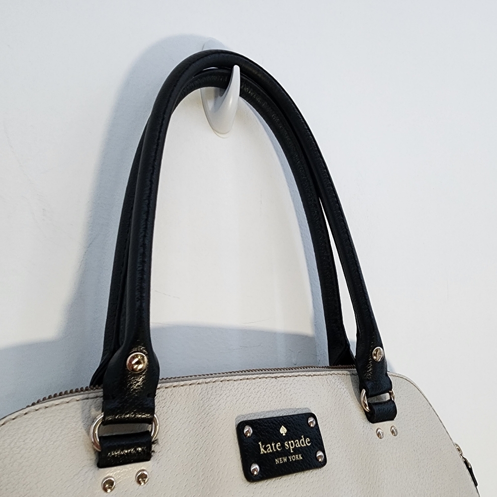 Kate Spade Black and White Satchel with Classic Design - Picture 6 of 16